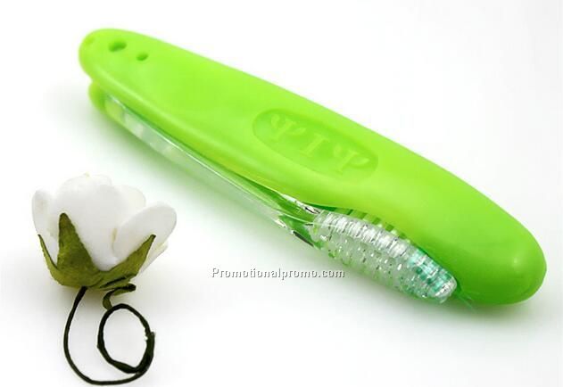Foldable travel toothbrush Photo 3