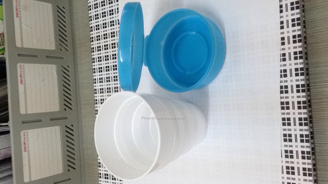 Plastic retractable folding cup Photo 2