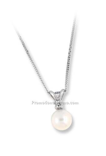 5.5-6mm cultured pearl paired with a 3pt diamond on an 18