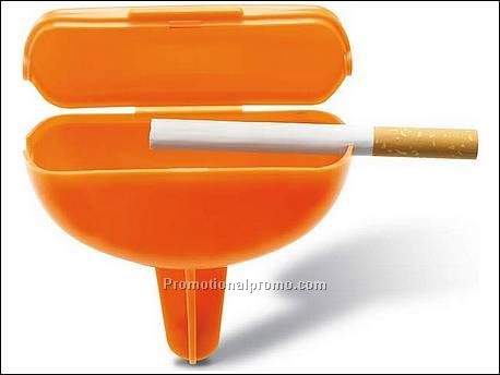 Asbak voor op het strand