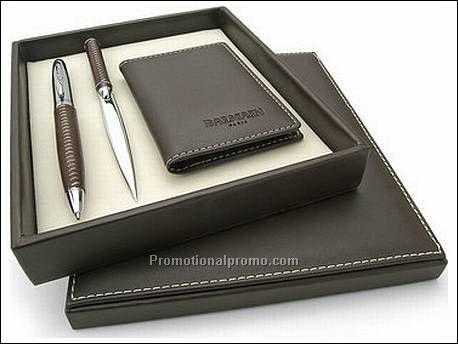 Balmain Millau giftset. Met leer omhu...