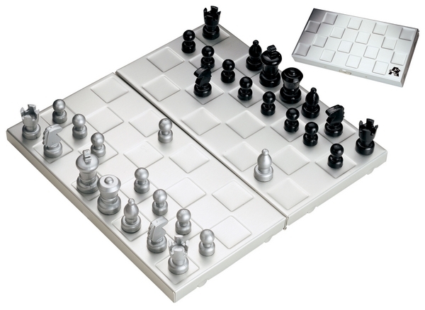 Traveler Chess Set game