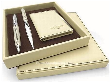 Balmain Millau giftset. Met leer omhu...