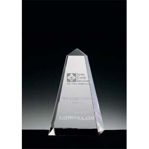 DOLMEN I SMALL OBELISK