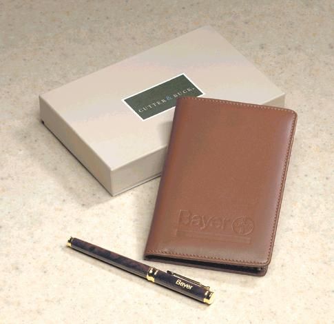 Cutter & BuckEssentials Gift Set