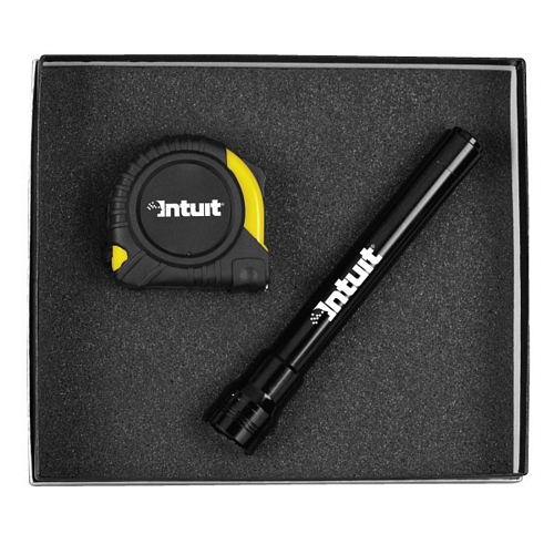 TAPE MEASURE / FLASHLIGHT