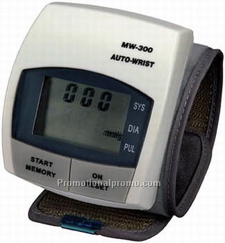 AUTOMATIC BLOOD PRESSURE MONITOR