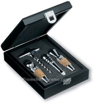 Deluxe bar set in wooden box