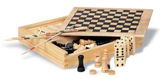 4 games in wooden box