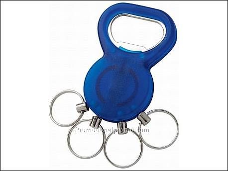 Flessenopener met 4 sleutelringen.