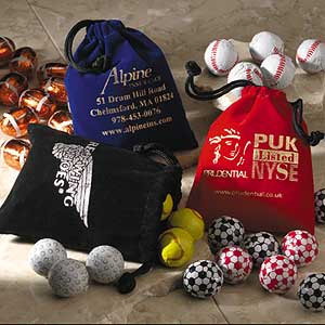 5 choc. balls in velour pouch