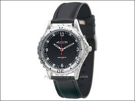 Horloge met metalen kast in mat...