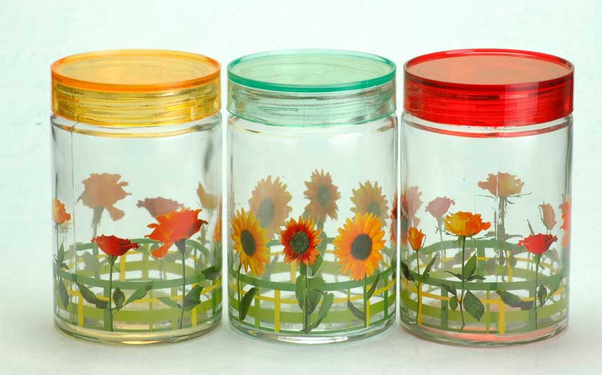 Storage jar with plastic lid 
  
   
     
    