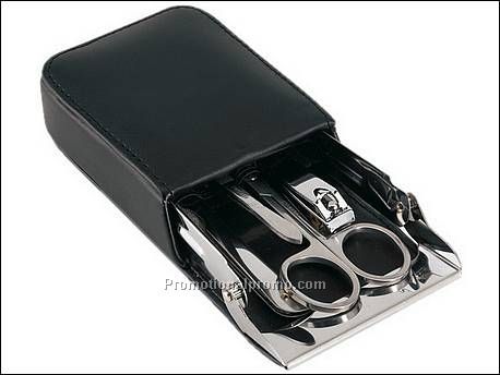 4 delig manicure set in handig PU...