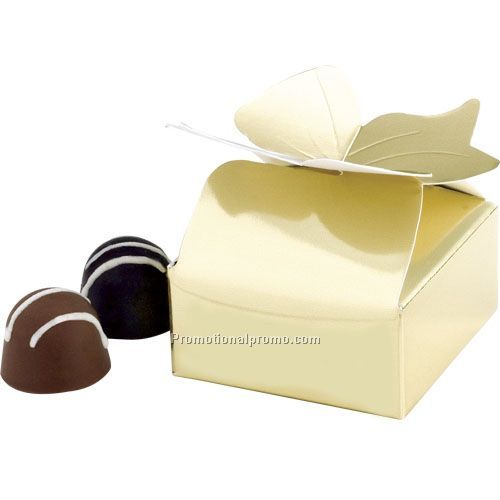 4 tTruffles in bow box