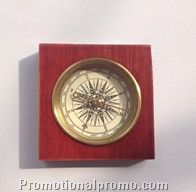 High Quality Classic Compass in Wooden Case