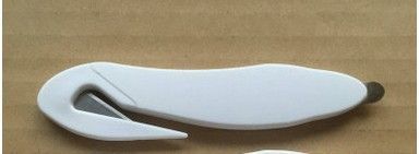 Multifunction 2 in 1 staple remover with box cutter