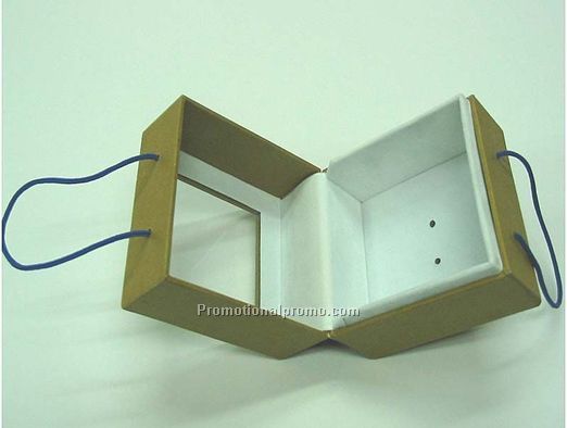 Paper packaging box