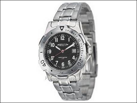 Horloge met metalen kast in...