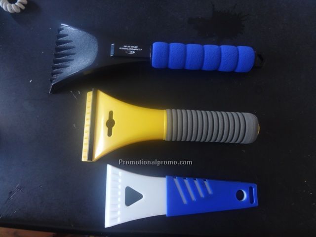 Ice Scraper with Deluxe Soft Handle