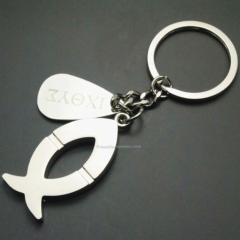 Zinc alloy keychain with fish shape