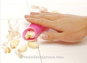 Garlic peeling device