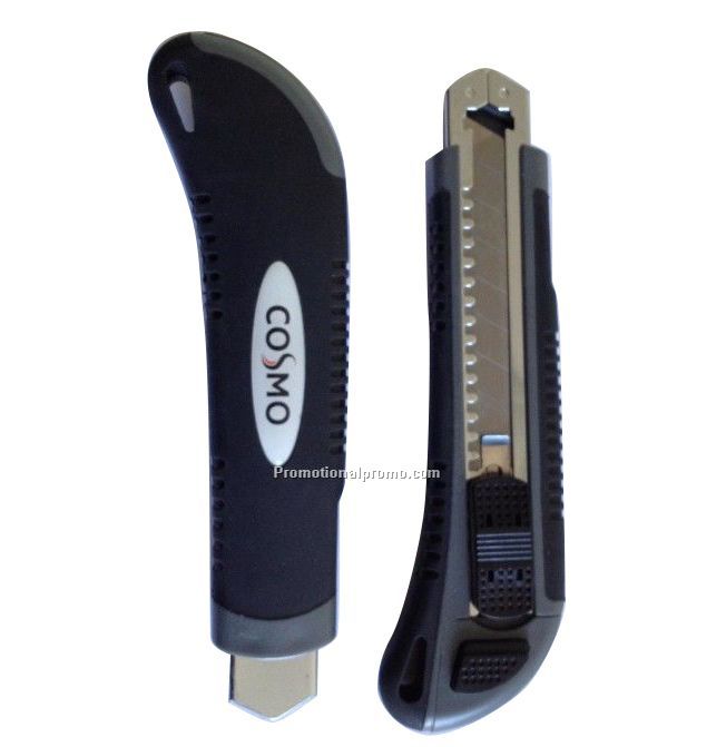 Cutter with 3 blades inserted