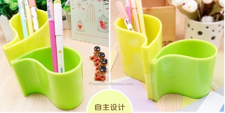 Detachable plastic pen holder