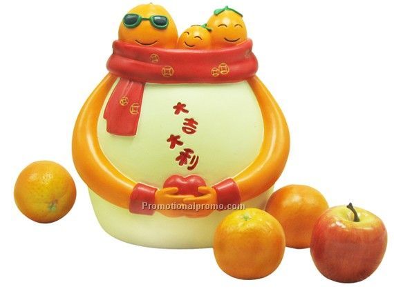 Lucky family money jar