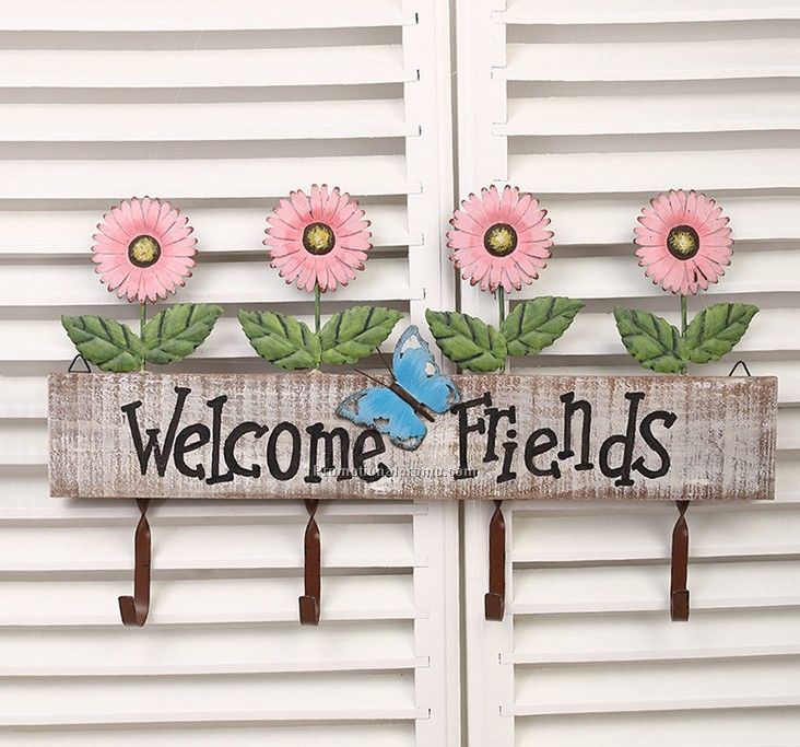 latch hook wooden wall hanging for house