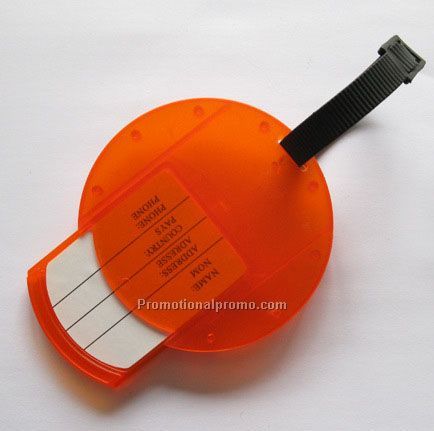 Luggage tag with sewing kit