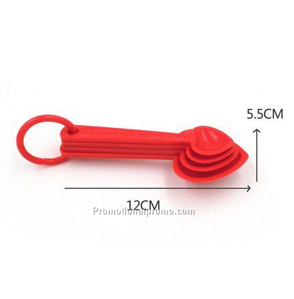 Heart-shaped plastic measuring spoon set