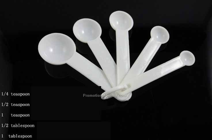 white color 5 in 1 Multi-use measuring spoon