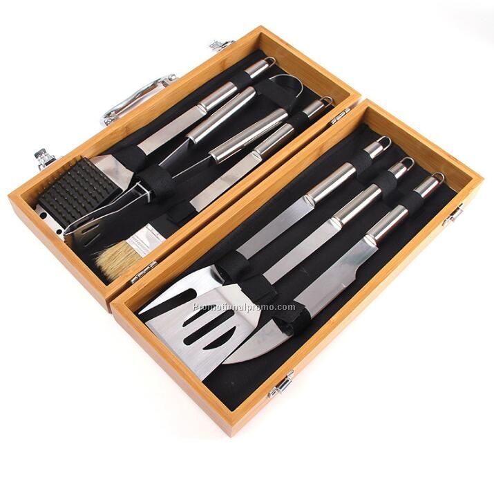 Portable barbecue tool set