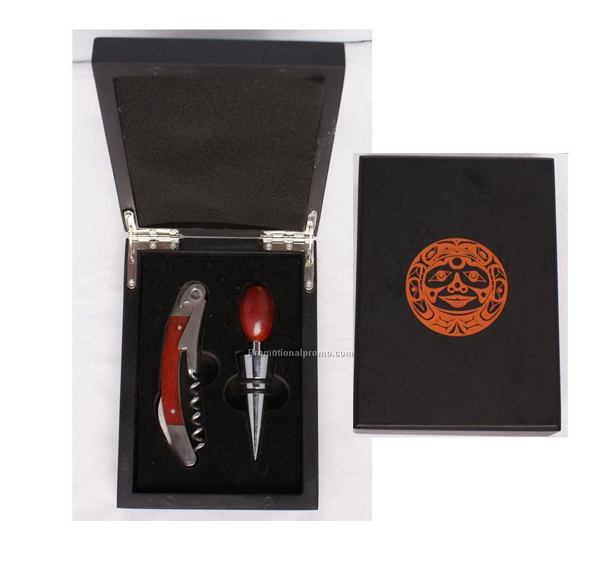 2 Piece Classic Wine Set In Wood Box