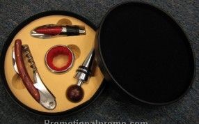 4 pcs Wine set in leather gift box