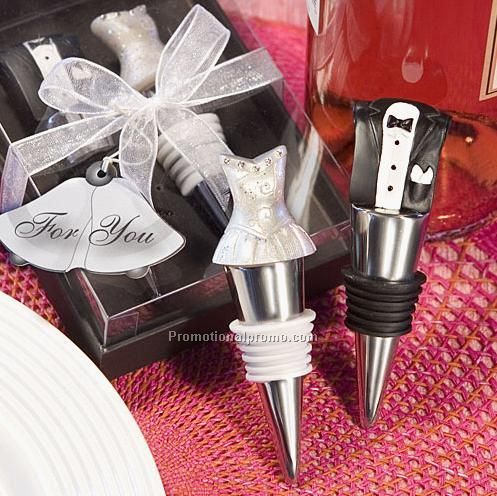 The Bride And Groom Wine Wedding Favors Set