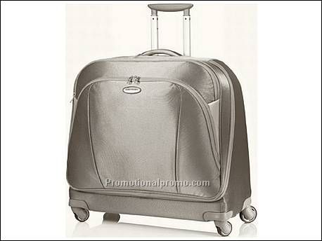 kledinghoes met 4 wielen