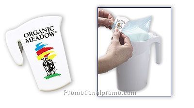 Bag opener with metal blade and magnet