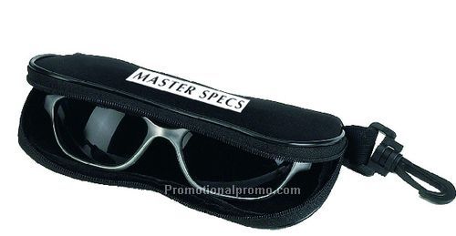 EYEGLASS CASE WITH CLIP