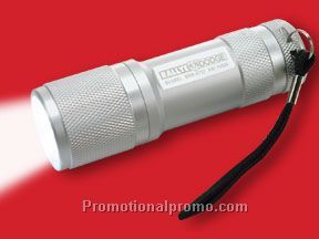 Heavy duty aluminum flashlight