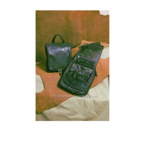 Bryercliff Hanging Travel Kit