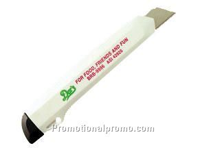 Snap-out blade cutter