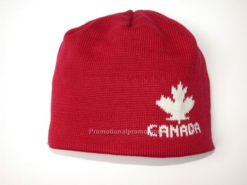 MAPLE LEAF BEANIE
