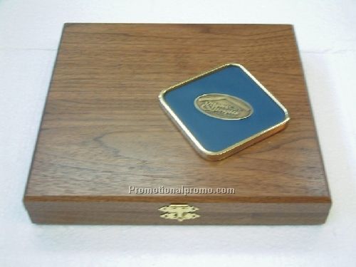 SOLID WOOD BOX IN WALNUT