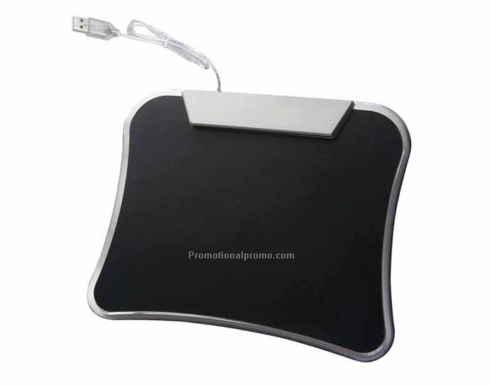 USB hub mouse pad