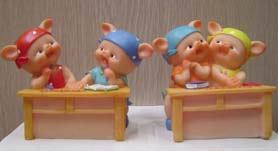 Polyresin Love  Pig  Aoll