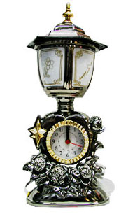 Street light style lamp clock