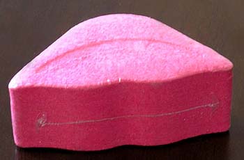 mouth shape red compress towels