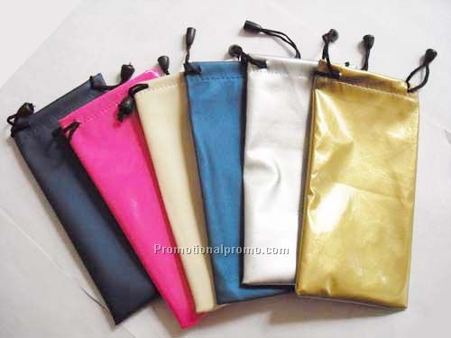 Eyeglass pouch